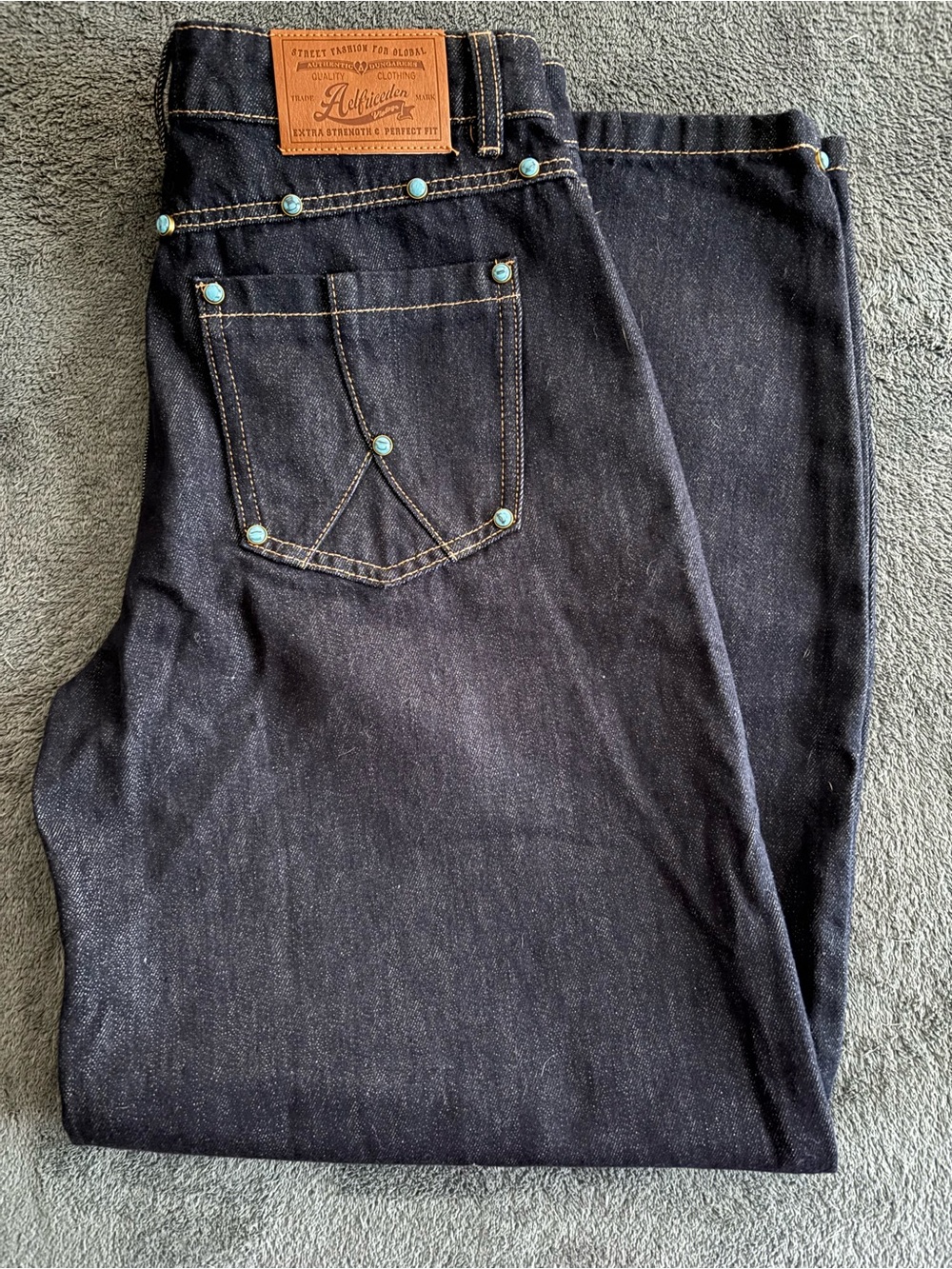 Aelfric Eden Black Barrel High-Rise Jeans with Turquoise Accents - Picture 6 of 6